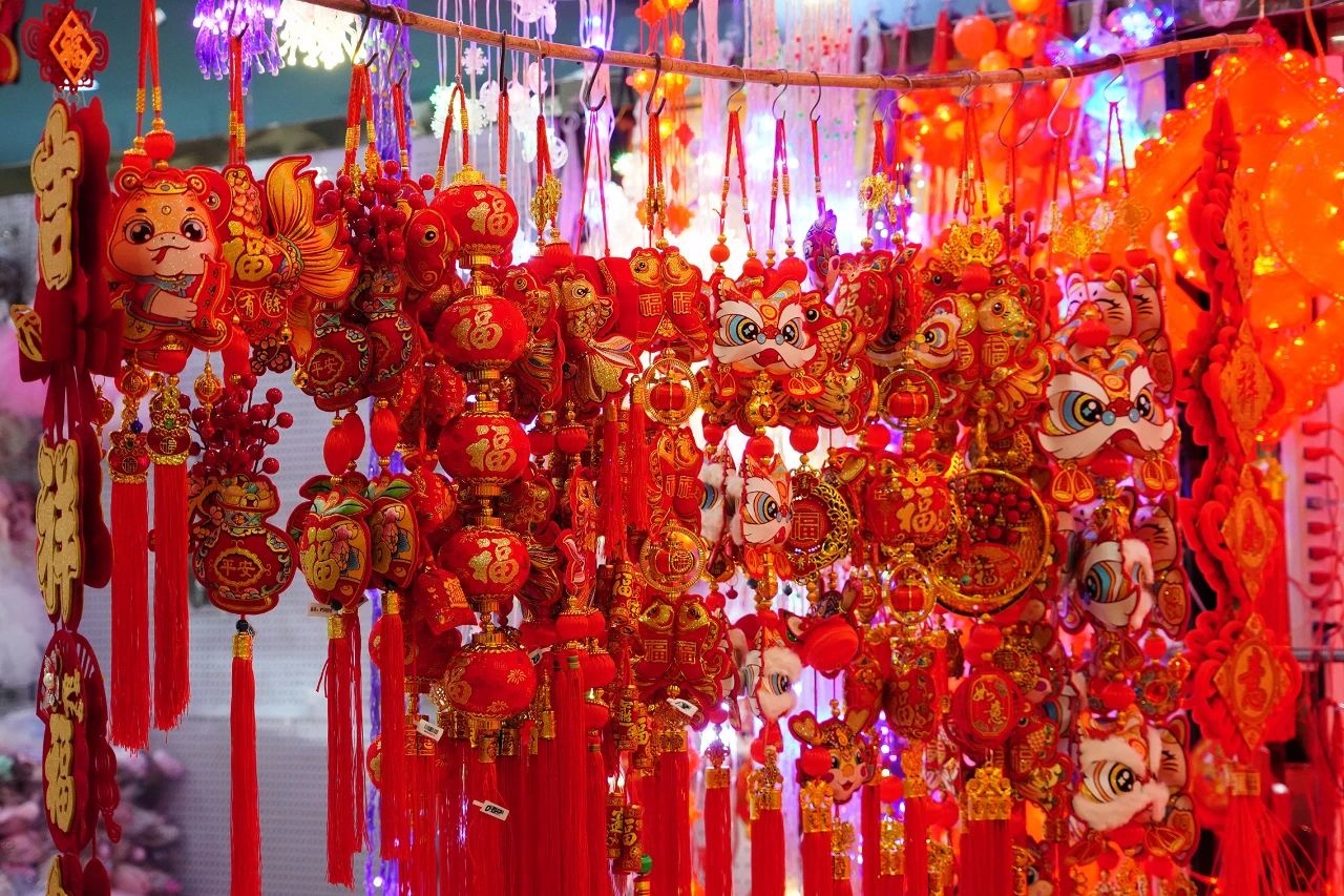 品热销多优惠 热热闹闹过大年AG旗舰厅首页太原迎泽区商(图2)