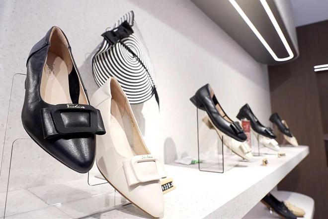 八十年老字号品牌老店新开↑AG旗舰厅南京西路上这家(图1)