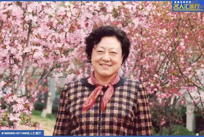 0年穿“阅”时光一双鞋撑起中原商业传奇AG旗舰厅平台名人汇客厅 双凤皮鞋：4(图1)